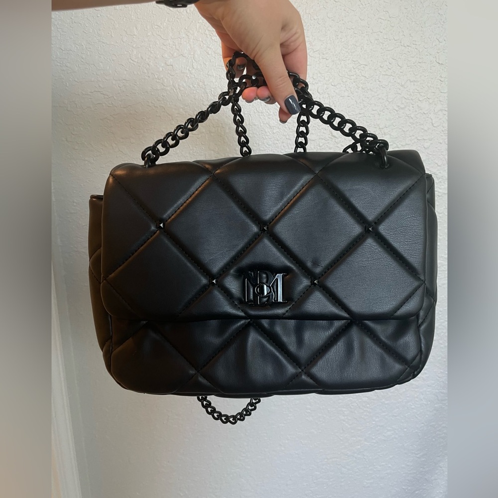 Badgley Mischka Quilted Chain Crossbody Bag| Black